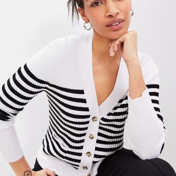 Ann Taylor LOFT New Stripe Ribbed Pocket V-neck Sweater Cardigan Size Medium - Picture 13 of 13